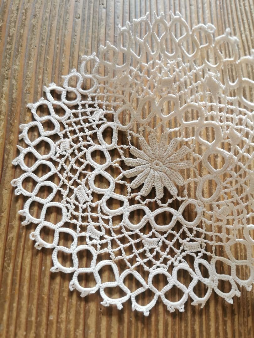 アンティークフランス アイリッシュクロシェ アイボリー花型ドイリー タティング