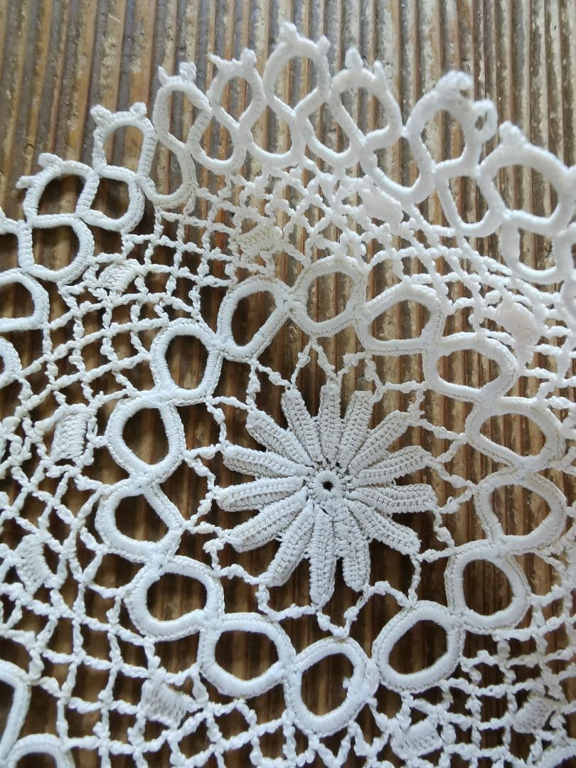 アンティークフランス アイリッシュクロシェ アイボリー花型ドイリー タティング