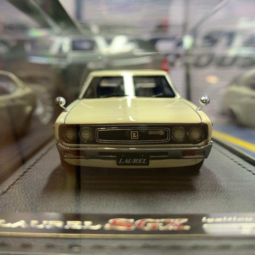 イグニッションモデル　1/43 NISSAN ローレル