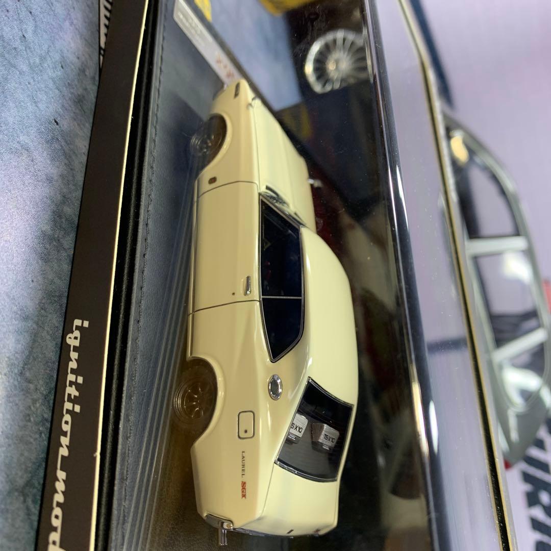 イグニッションモデル　1/43 NISSAN ローレル