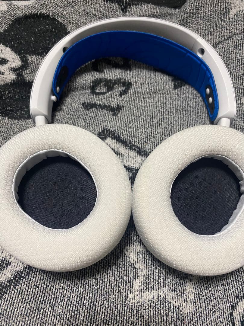 SteelSeries Arctis Nova 7pワイヤレスヘッドホン 白