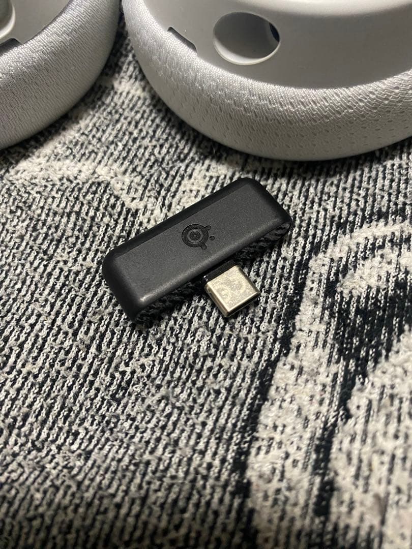 SteelSeries Arctis Nova 7pワイヤレスヘッドホン 白