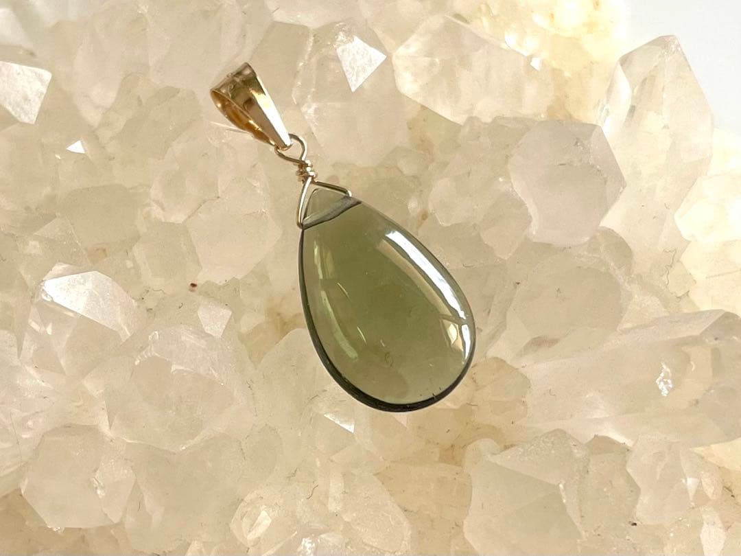 再お値下げ✨モルダバイト　ペンダントトップ