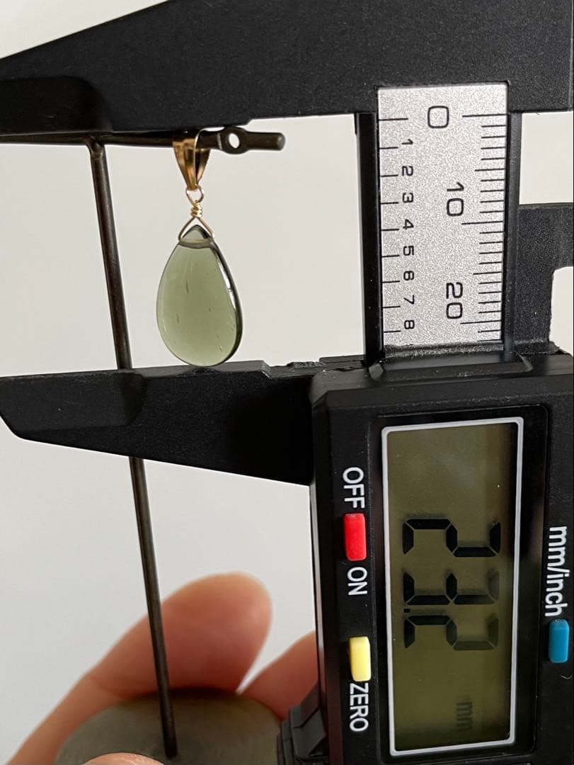 再お値下げ✨モルダバイト　ペンダントトップ