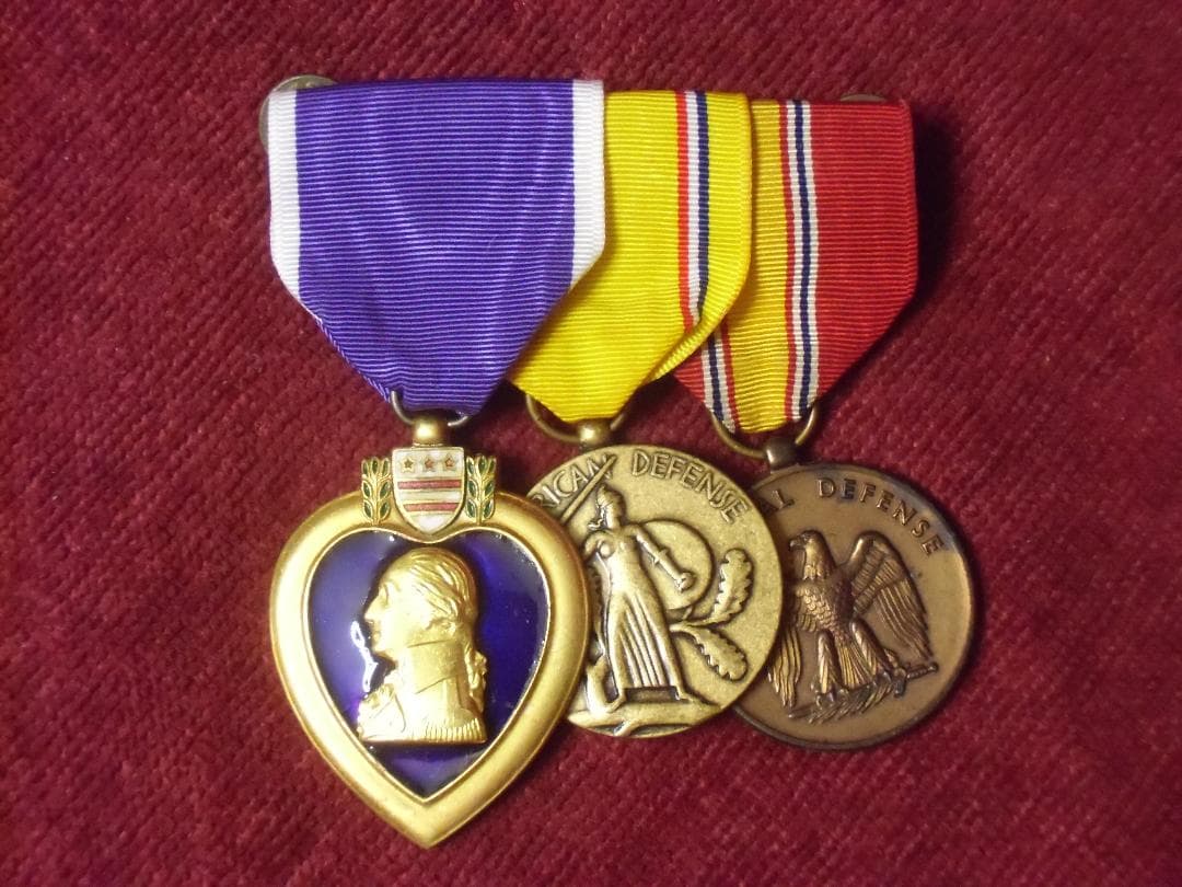 ★アメリカ軍の勲章/徽章＊パープルハート他３連メダルバー（実物）
