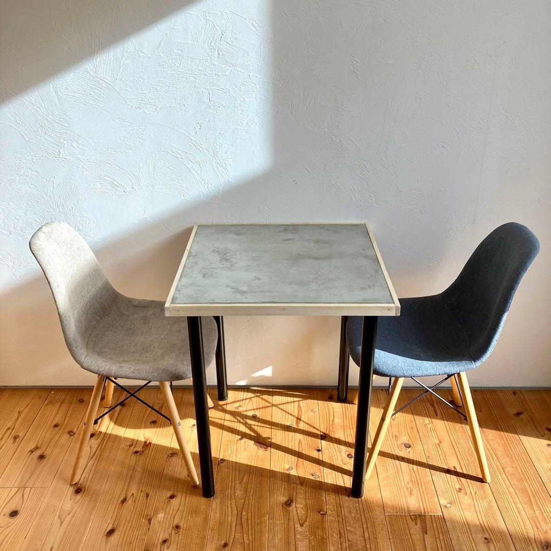 モルタル天板のカフェテーブル【ハンドメイド家具】