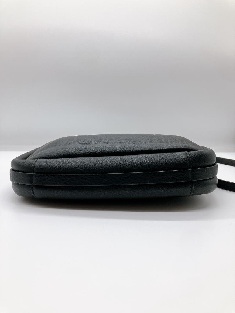 BALENCIAGA エブリデイ カメラバッグ ショルダーバッグ バッグ レザー
