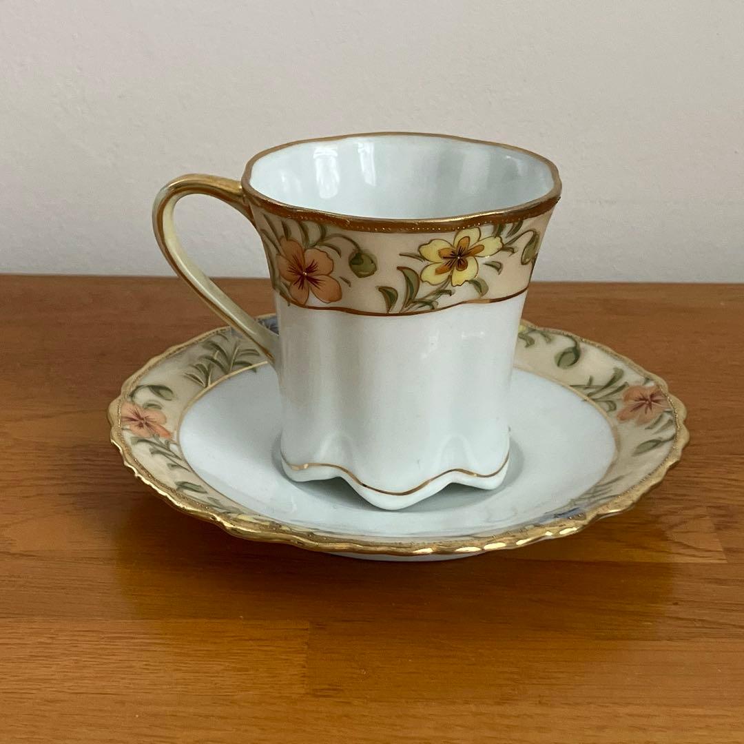 オールドノリタケ　花柄金縁カップ・ソーサー