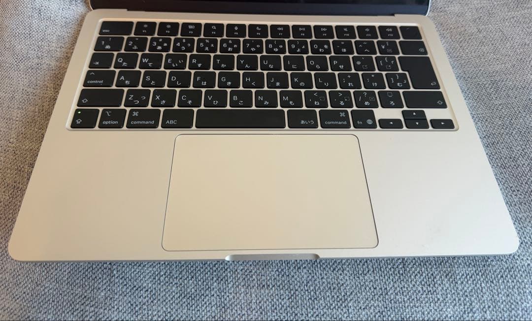 Apple MacBook Air M4 16GB 13インチ　スターライト