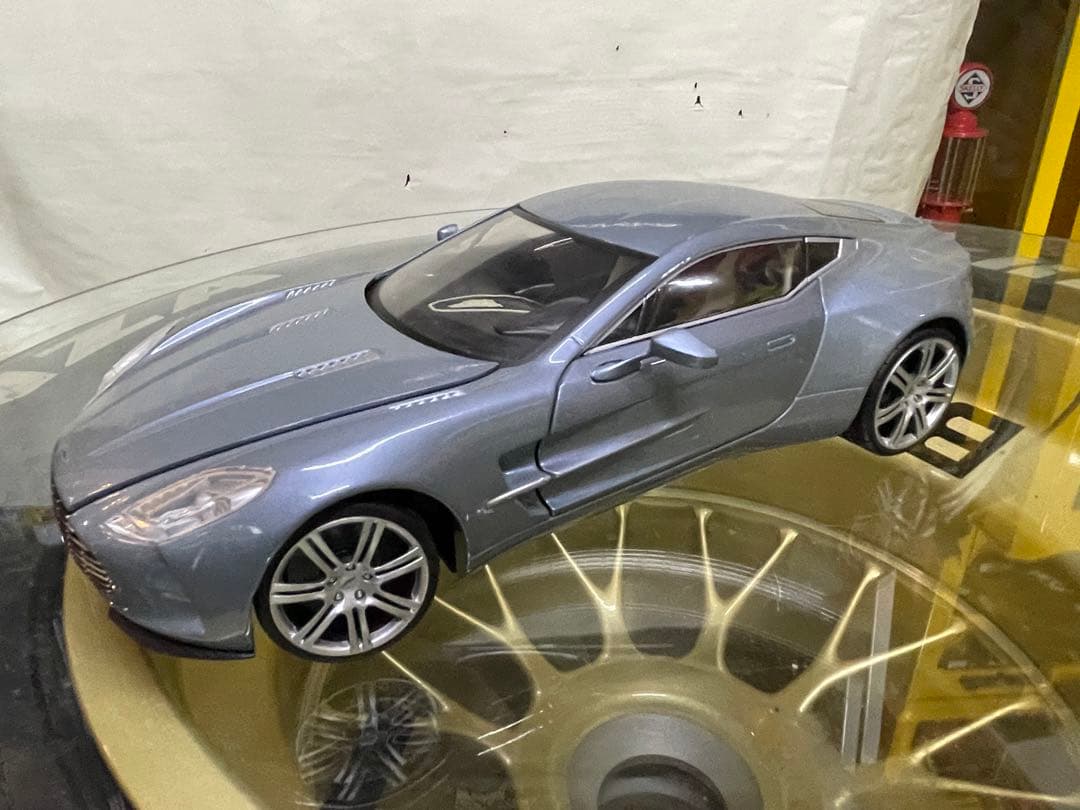 アストンマーチン