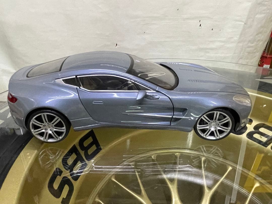 アストンマーチン