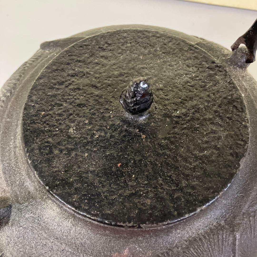 E-1 昭和レトロ 当時物 古道具 伝統工芸品 鉄瓶 松葉紋様 霰 丸型 やかん