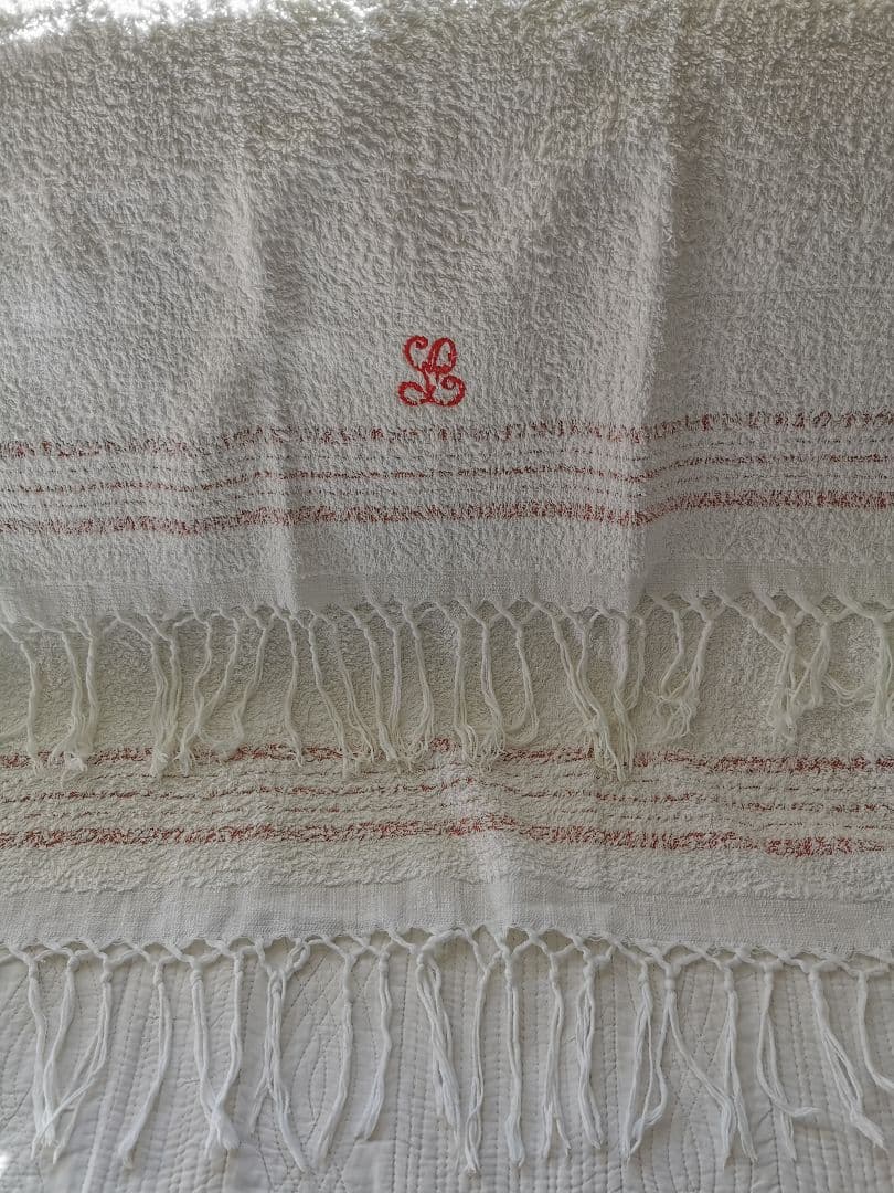 アンティークフランス レッドラインボーダー モノグラム刺繍Ｌ ふっくらバスタオル