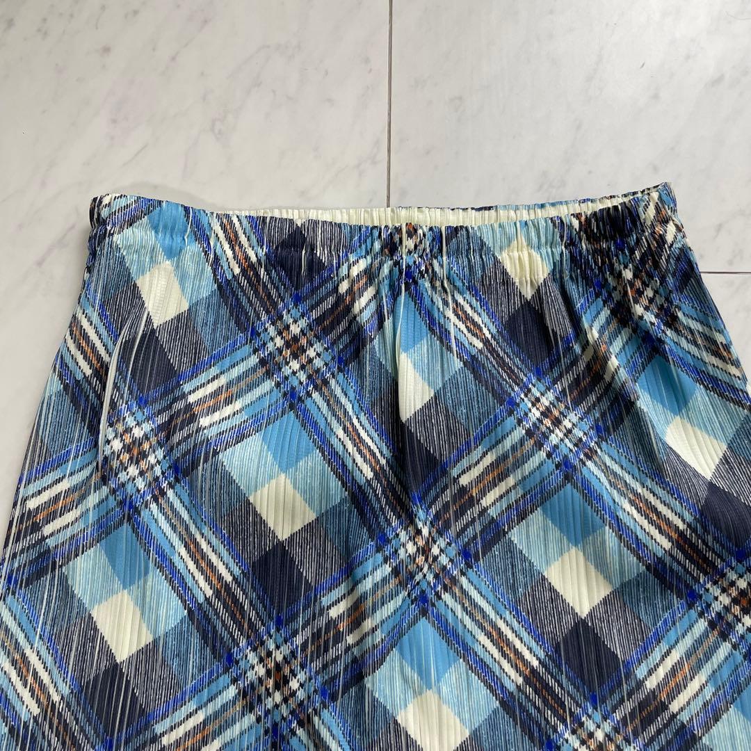 プリーツプリーズ イッセイミヤケ ショートスカート 膝丈 チェック総柄 ブルー系