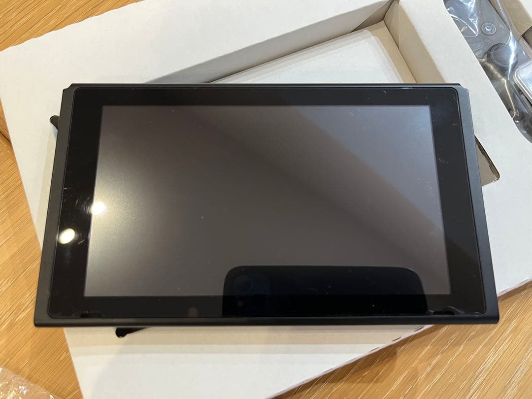 Nintendo Switch 本体　スタンド、SDカード付属