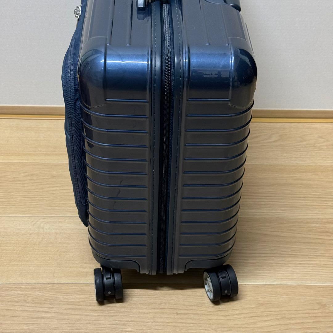 希少！リモワ　840.50 サルサデラックスハイブリッド　4輪　32L ネイビー