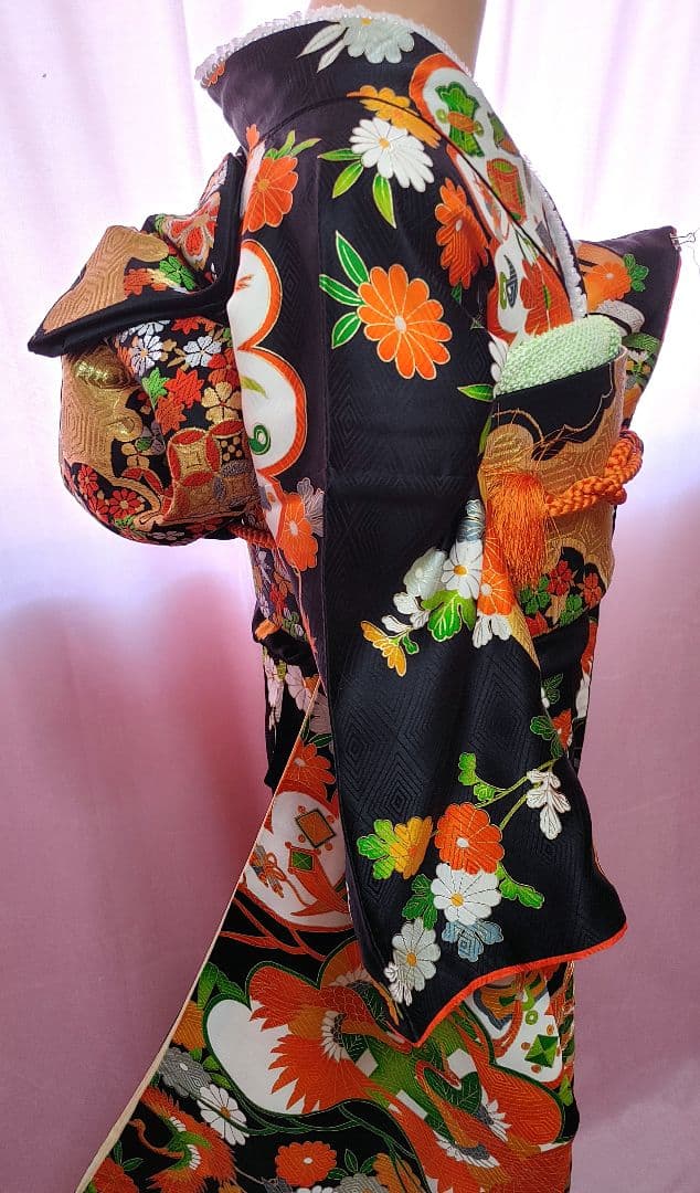 　成人式　豪華振袖　レトロ振袖　黒　振袖のみ