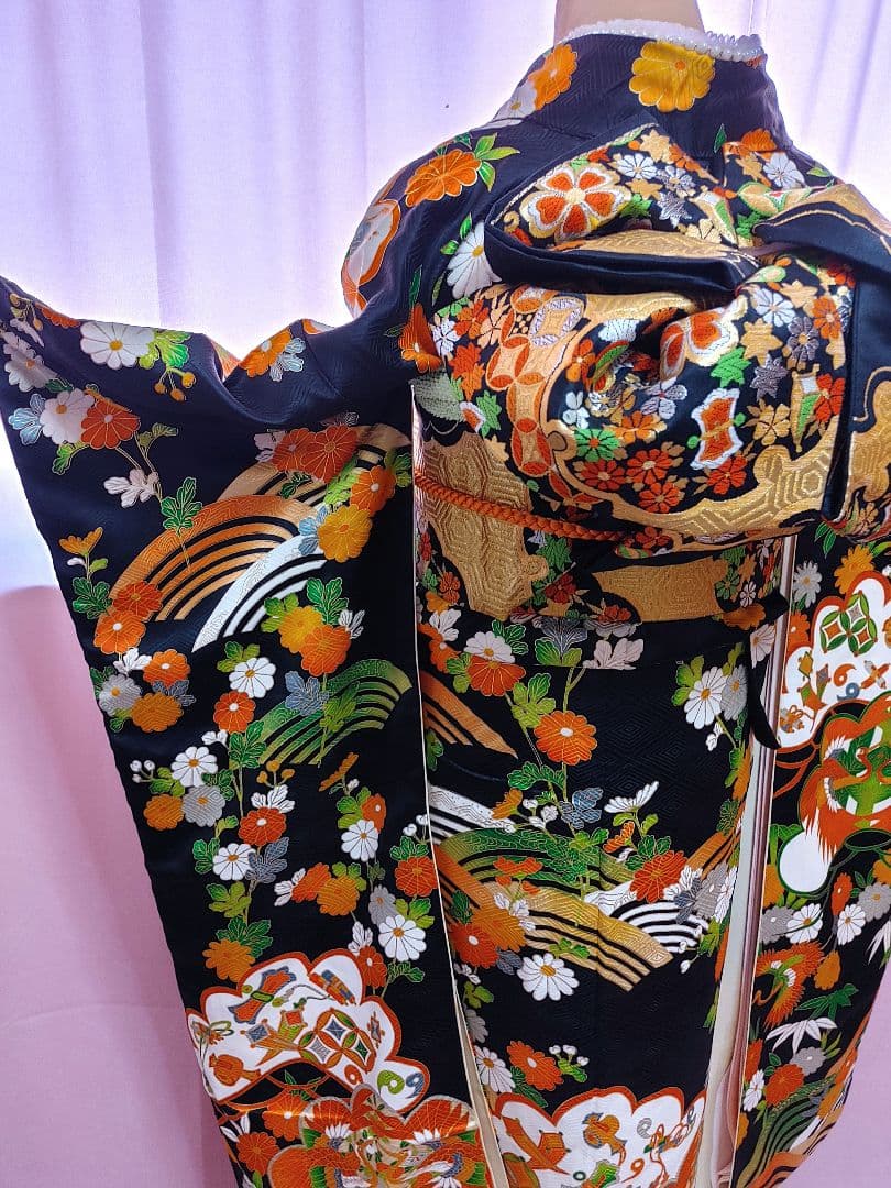 　成人式　豪華振袖　レトロ振袖　黒　振袖のみ