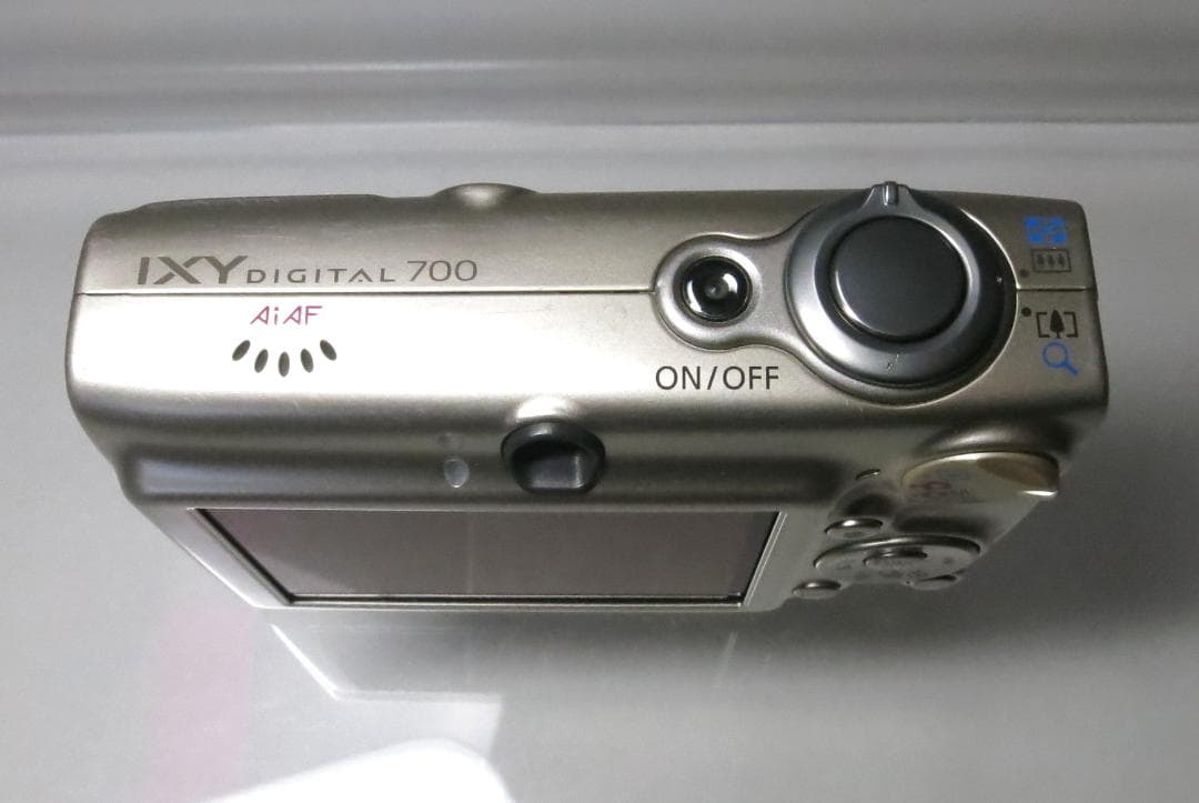 Canon IXY DIGITAL 700 　完動品　純正バッテリー、充電器付属
