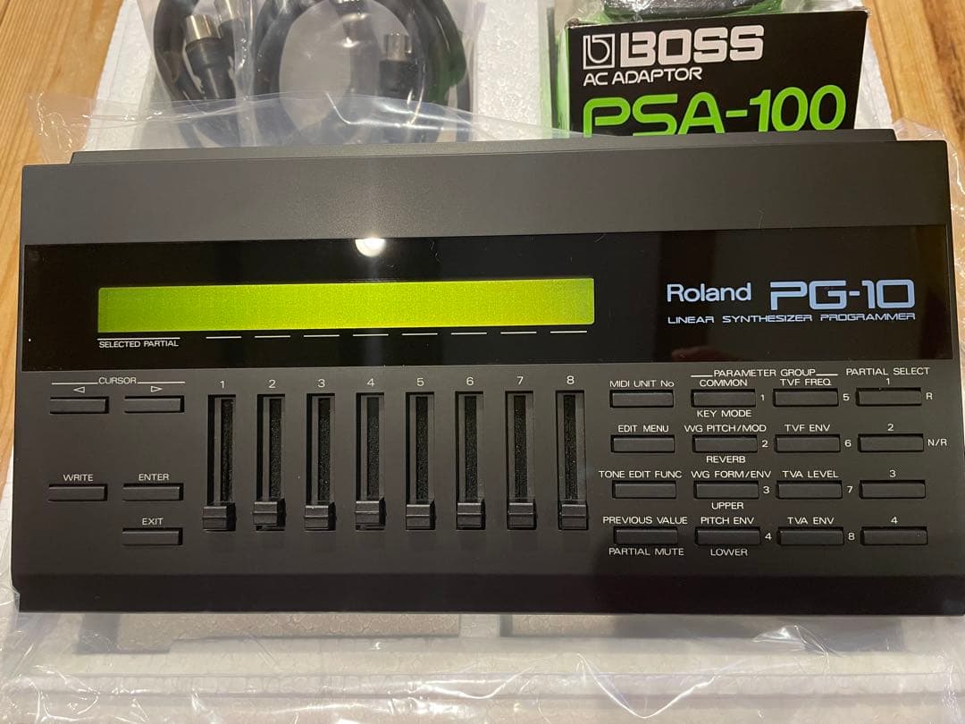 Roland PG-10 シンセサイザー
