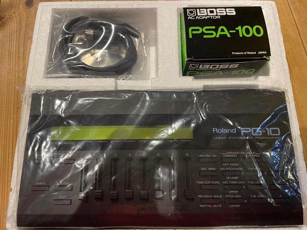 Roland PG-10 シンセサイザー
