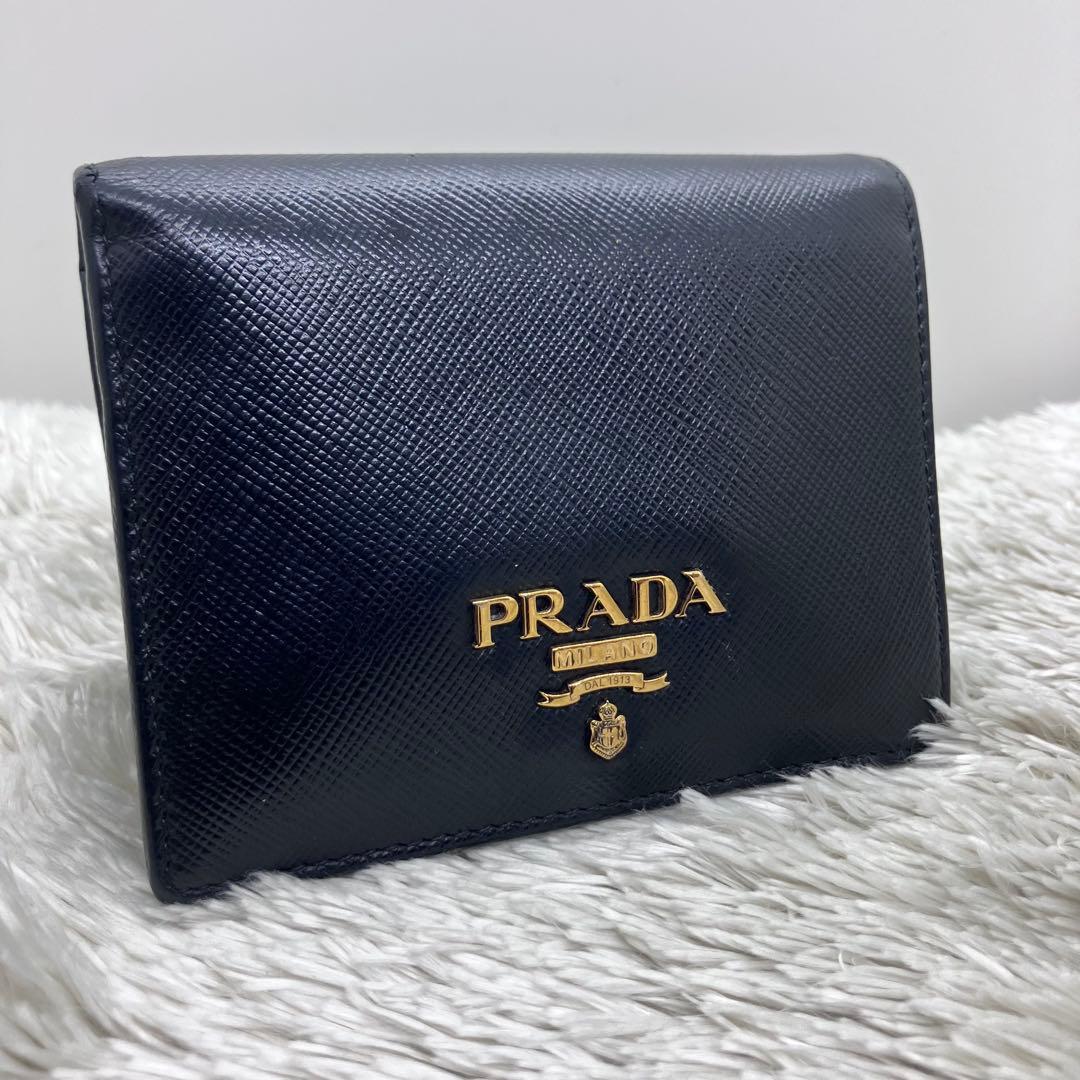 現行美品✨PRADA サフィアーノ メタルロゴ 二つ折り財布 フラップ ブラック