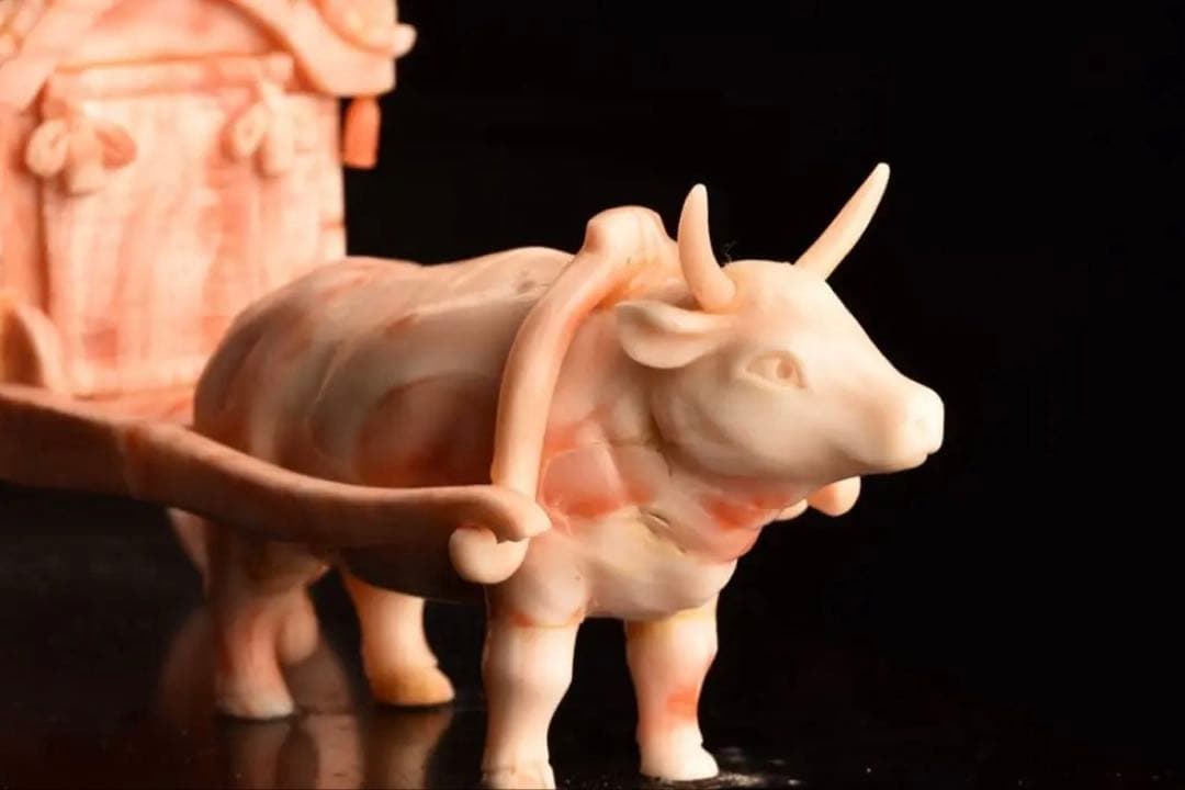 本珊瑚　珊瑚彫刻　宝石珊瑚　珊瑚置物コ－ラル　牛引き御所車　珊瑚宝飾作家山上卓山