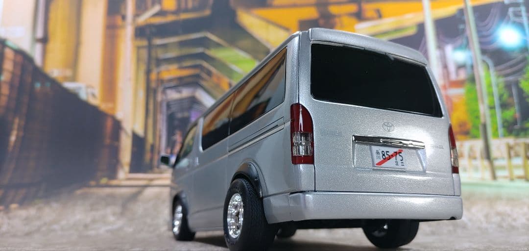 アオシマ1/24 ザ・チューンドカー ホットロッド風 ハイエース完成品