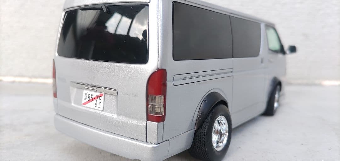 アオシマ1/24 ザ・チューンドカー ホットロッド風 ハイエース完成品