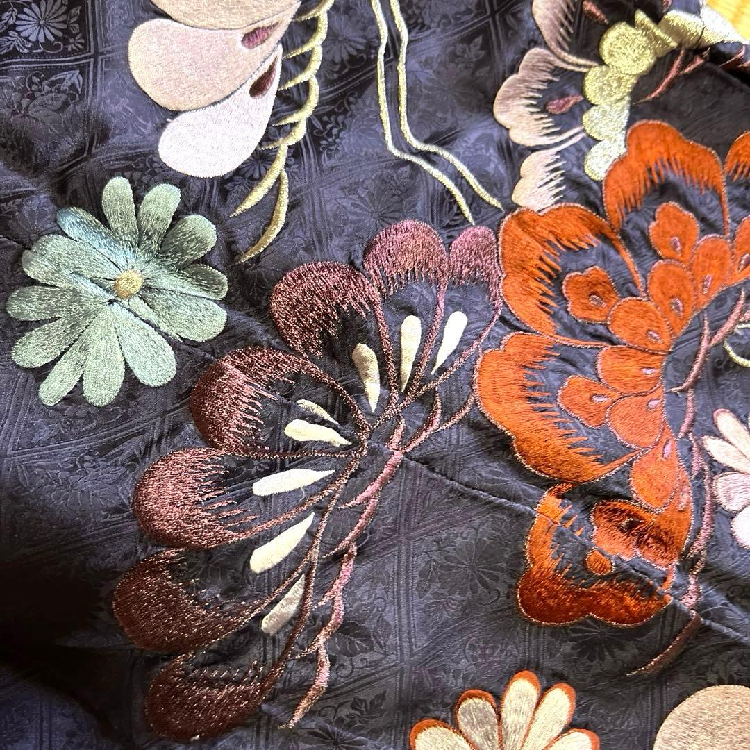 素敵な昭和アンティーク松と菊の刺繍中振袖　フルセット