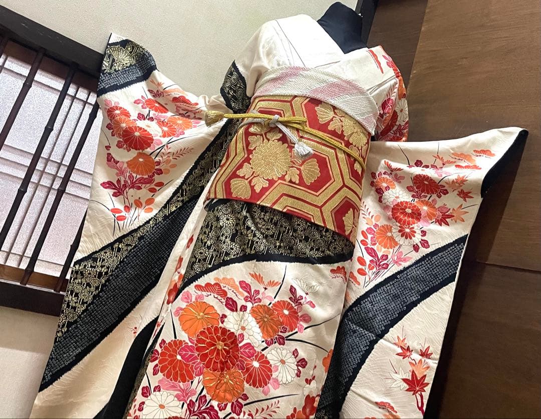 振袖 フルセット6点サイズM〜Ｌ駒刺繍　絞り　檜扇枝花文　金彩　正絹