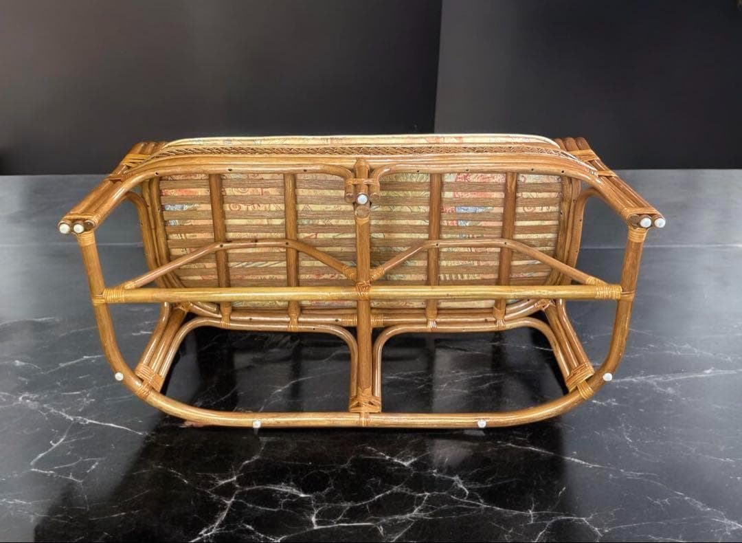 ヴィンテージ　ラタンのベンチ　レトロな雰囲気が逆にモダン　55×118×78cm