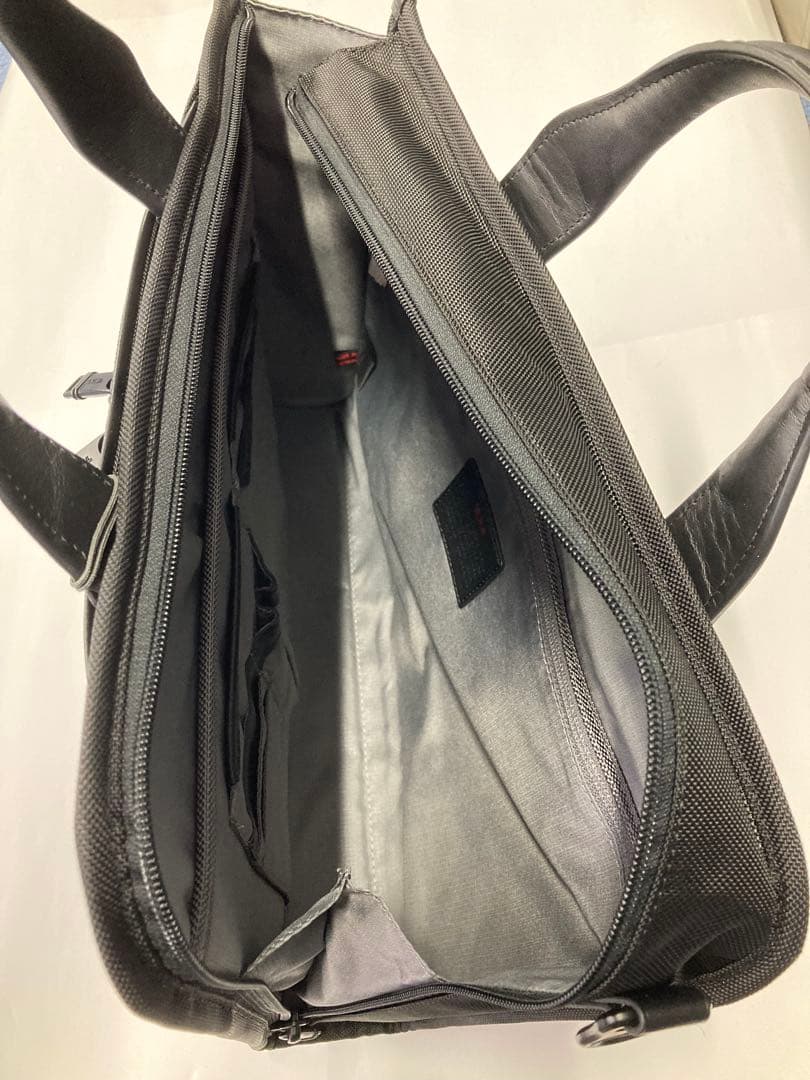TUMI ALPHA 3 ビジネスバッグ ブラック ショルダー紐付き
