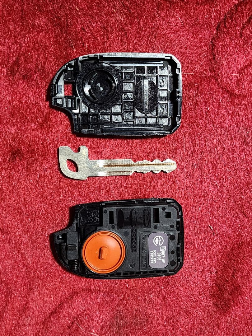 j*i様 トヨタ純正　スマートキー　ハイエースなど