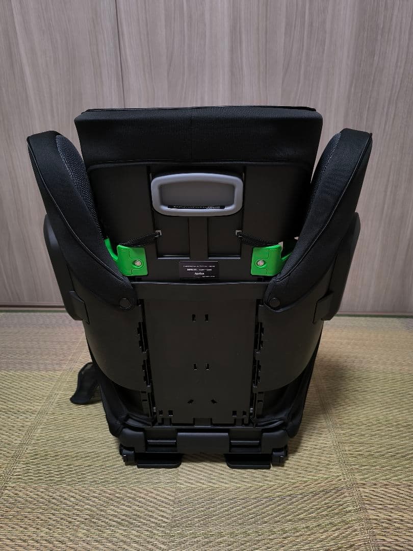 【新品未使用】ApricaライドクルーISOFIXAB ジュニアシート ブラック