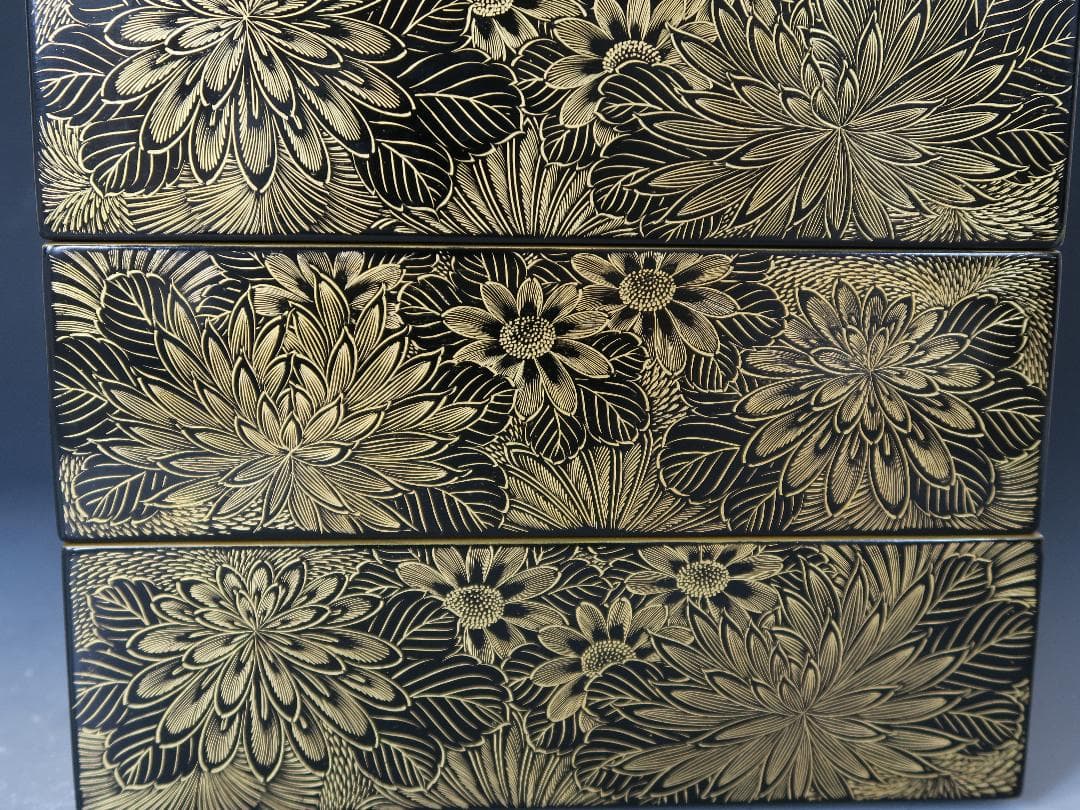 【輪島塗】極上総菊詰沈金 五段重箱 金縁 黒内朱塗 蓋二枚 蓋横菊彫 天然木