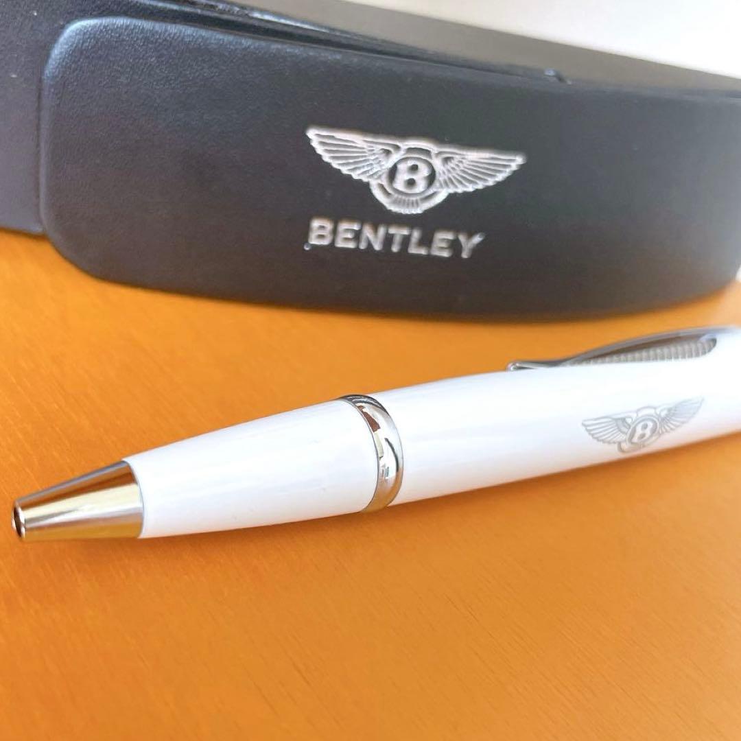 ☆未使用☆BENTLEY ホワイト ×シルバーカラー　ボールペン ケース付き