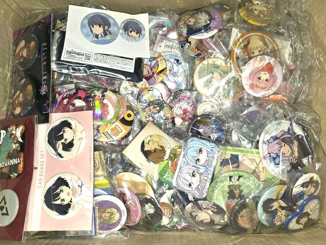 アニメ　ゲームグッズ　バッジ　まとめ400点以上