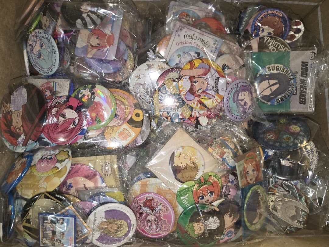 アニメ　ゲームグッズ　バッジ　まとめ400点以上