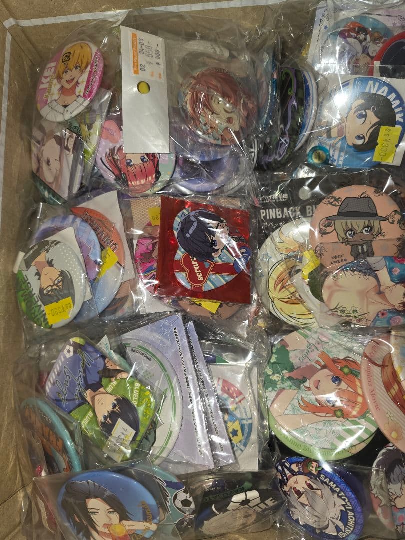 アニメ　ゲームグッズ　バッジ　まとめ400点以上