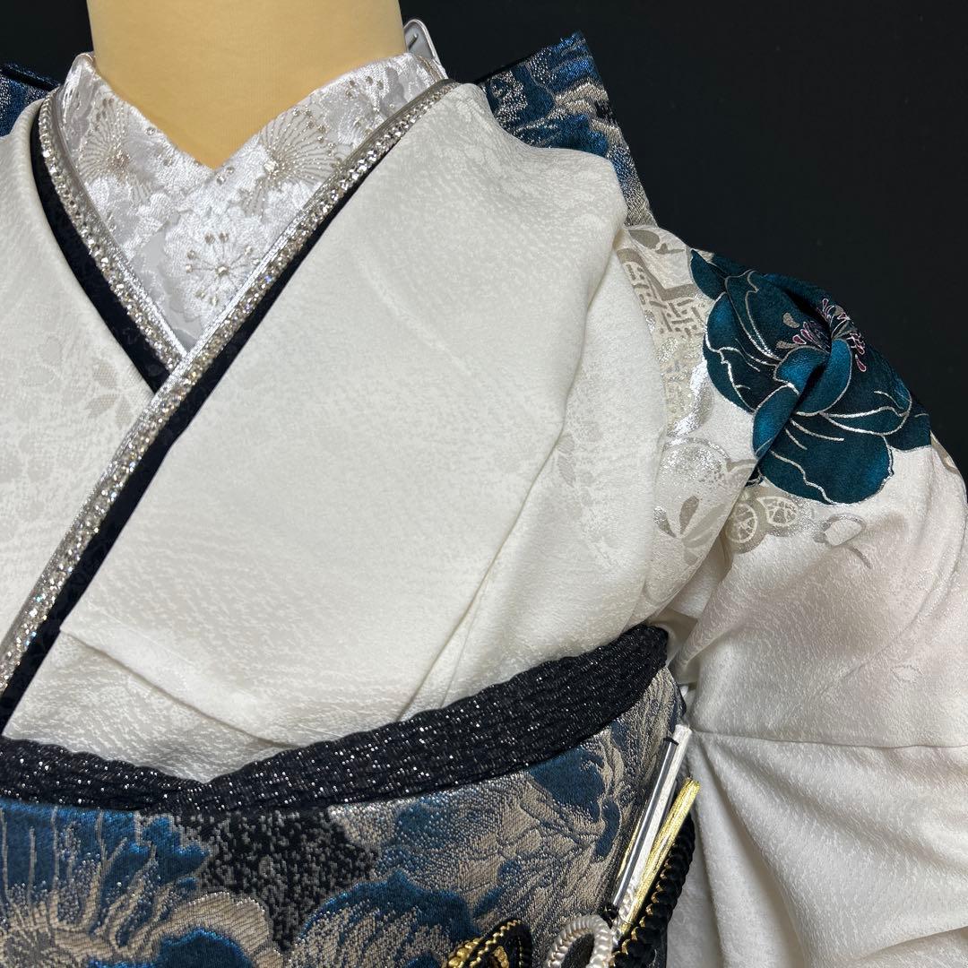 8/17迄　白地のクールな青緑色の梅の振袖フルセット