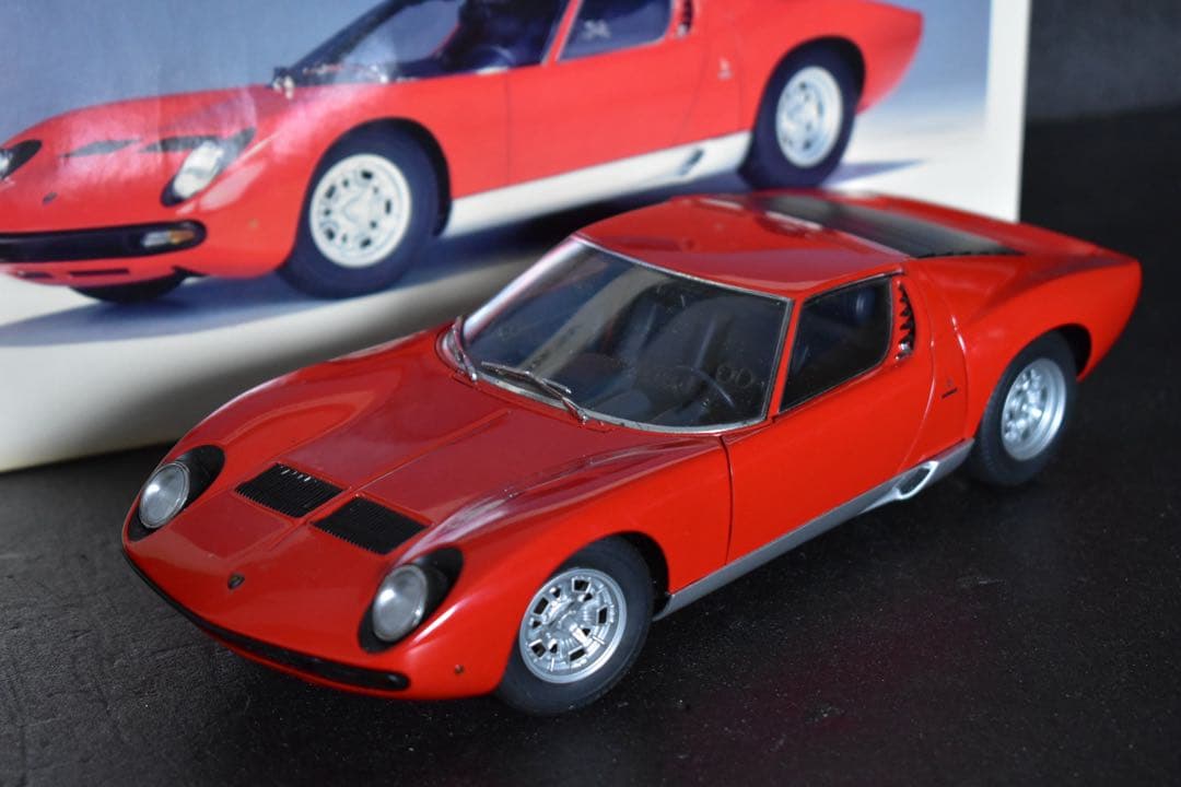 1/18 オートアート ランボルギーニ ミウラ SV フル開閉 レッド