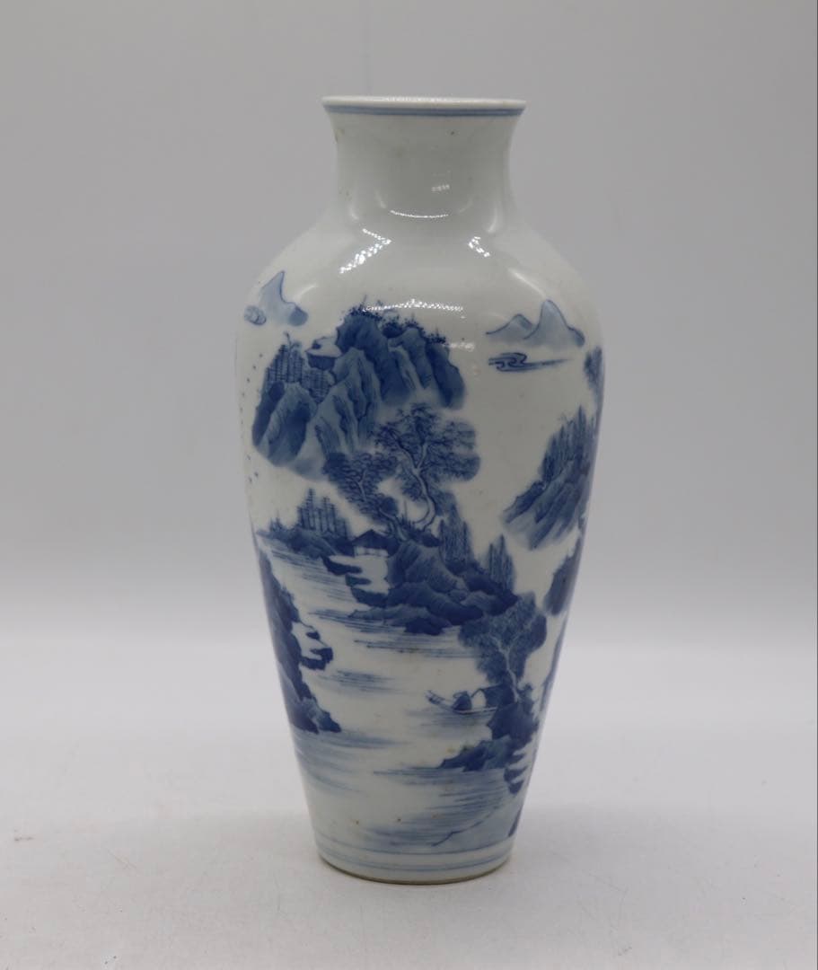 中国　染付　山水人物紋瓶　大清康熙年製銘　送料込み250814