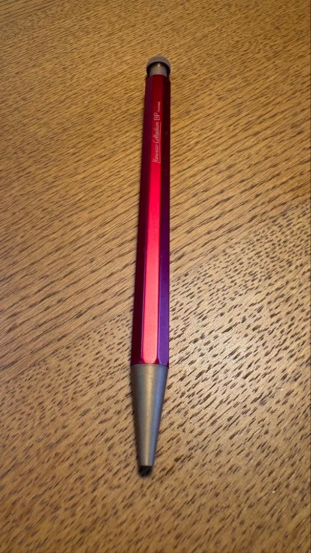 カヴェゴスペシャル　レッドエディション　ボールペン