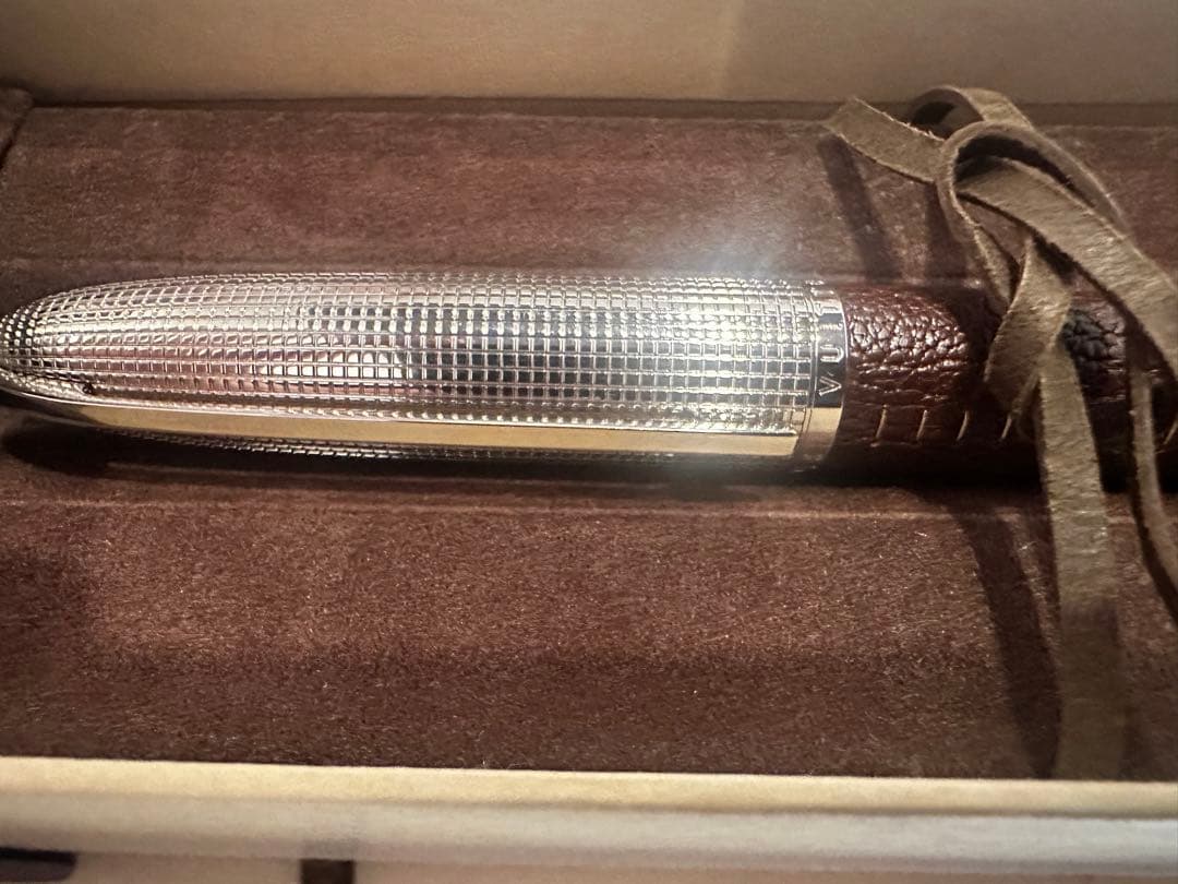 希少 LOUIS VUITTON ローラーボール レザーカバード