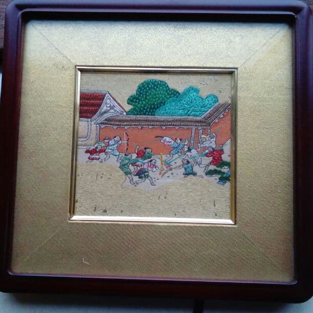手刺繍　額　京都百景　(合戦ごっこ)を本に手刺繍の額にしました