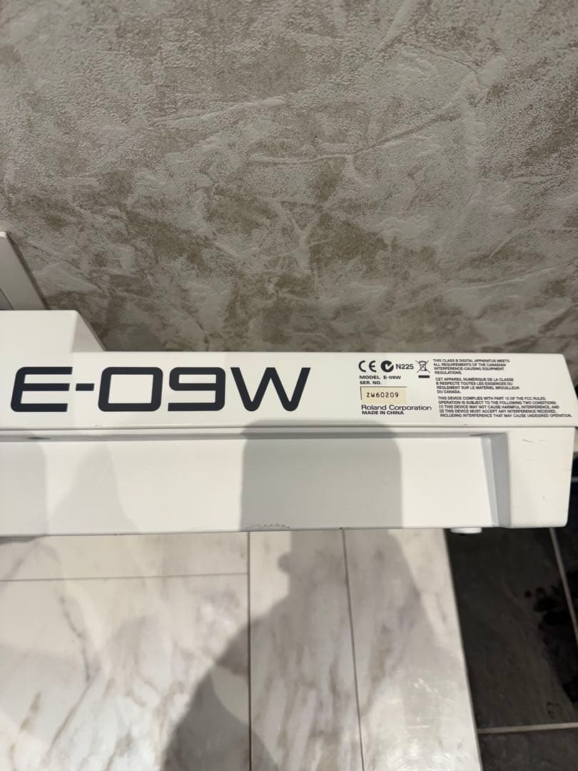 名器 ローランド ROLAND スピーカー内蔵 キーボード E-09W 美品