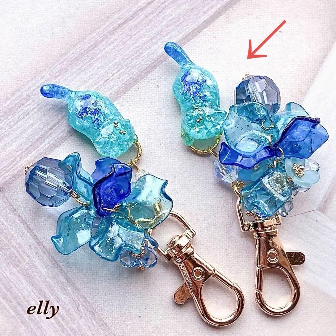 【ゼロ様】1431.手染めビーズ　マーメイド　じゃれ猫　レジン　キーホルダー