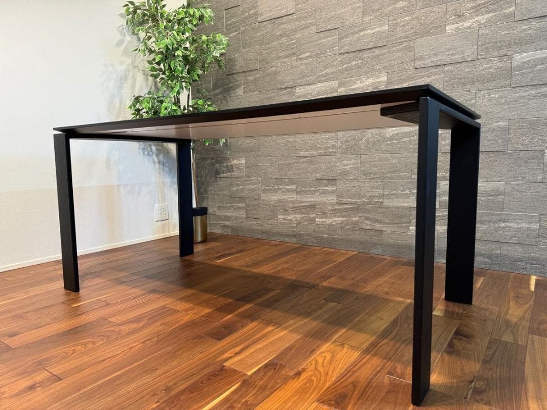 Kartell カルテル FOUR フォー 158 ブラック 25万 テーブル