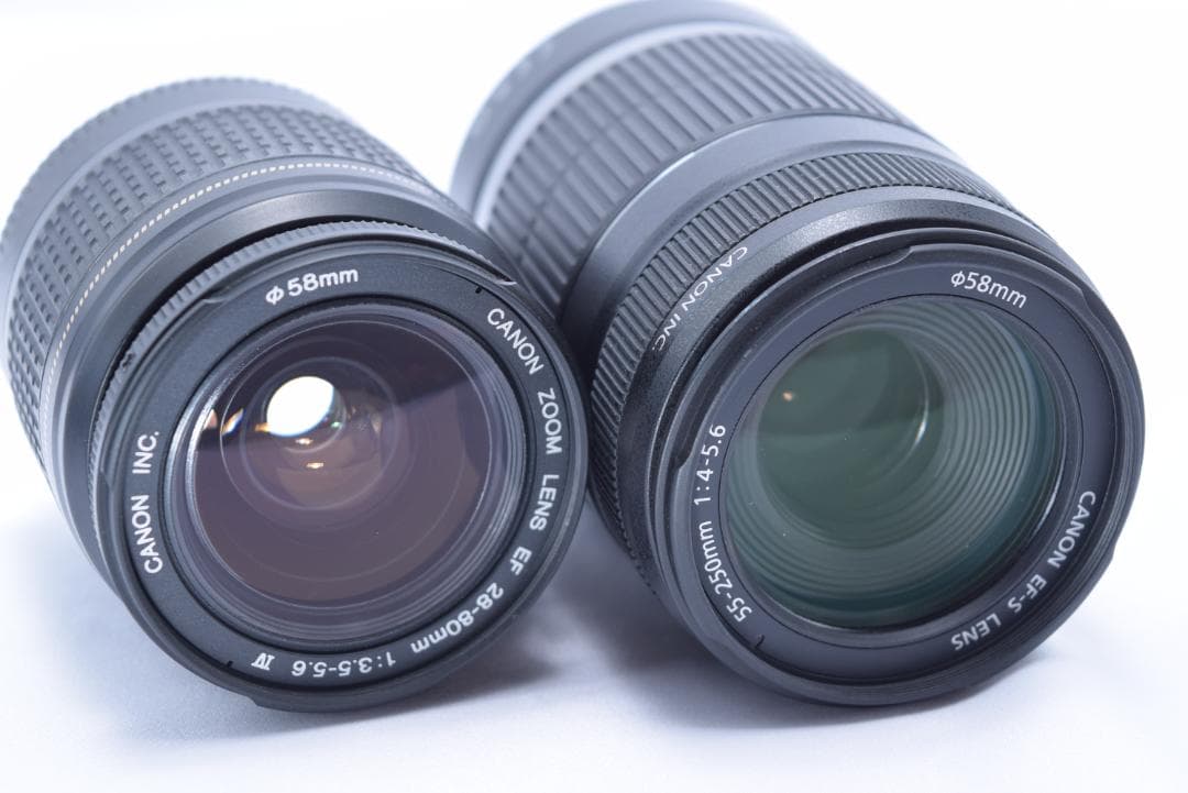 ✨綺麗なボディー✨　Canon EOS Kiss X70 デジタル一眼レフカメラ